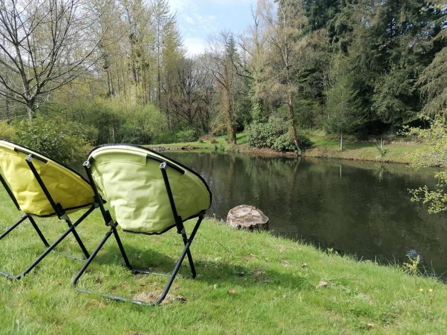 Lanvallay Chalet En Pleine Nature Au Bord D'Un Etang מראה חיצוני תמונה