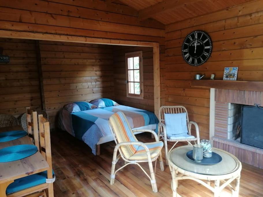 Lanvallay Chalet En Pleine Nature Au Bord D'Un Etang מראה חיצוני תמונה
