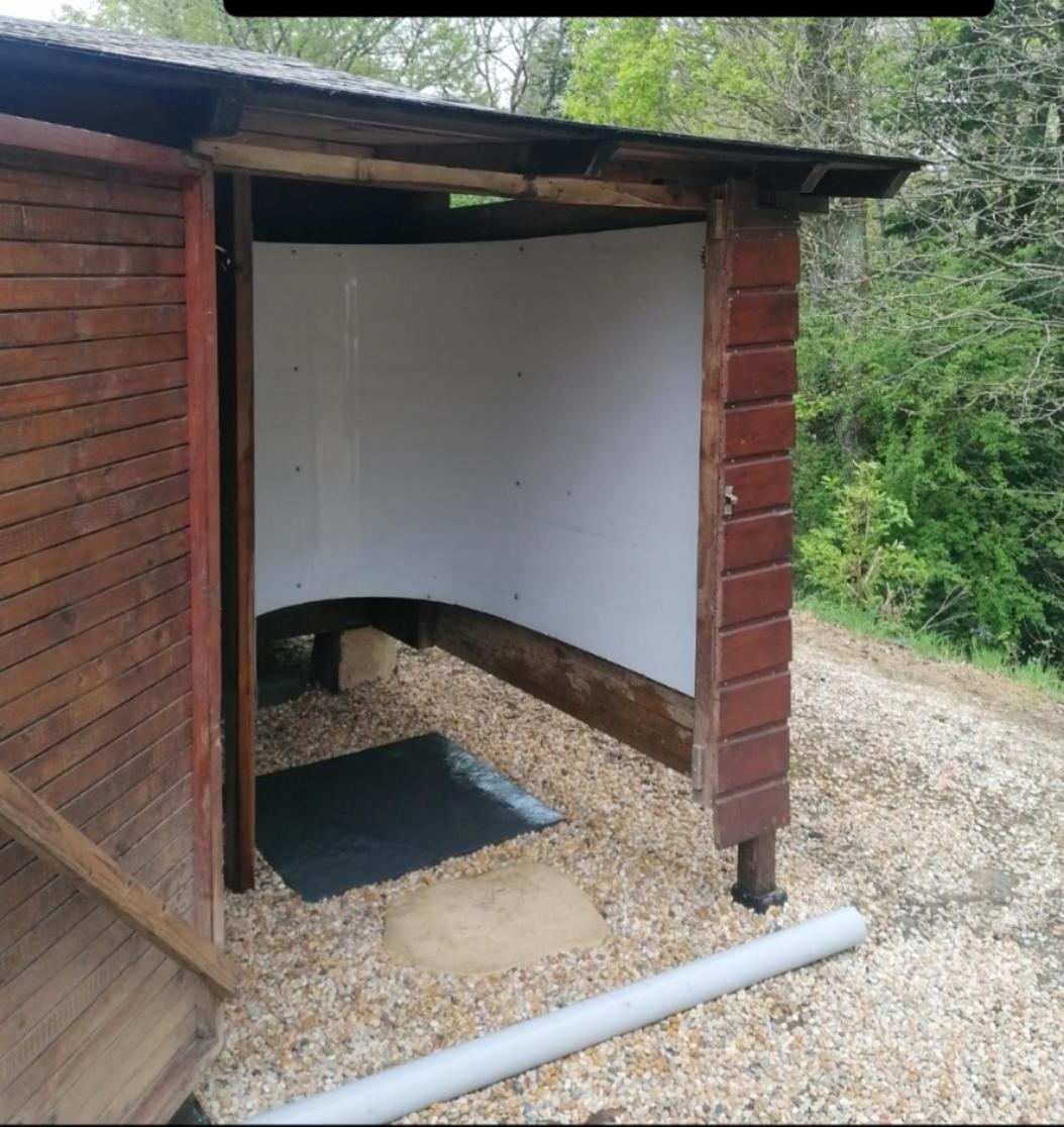 Lanvallay Chalet En Pleine Nature Au Bord D'Un Etang מראה חיצוני תמונה